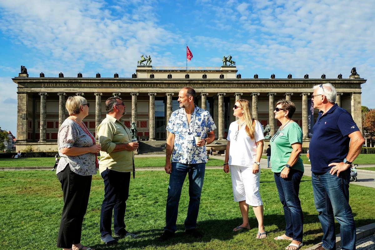 View across the Lustgarten