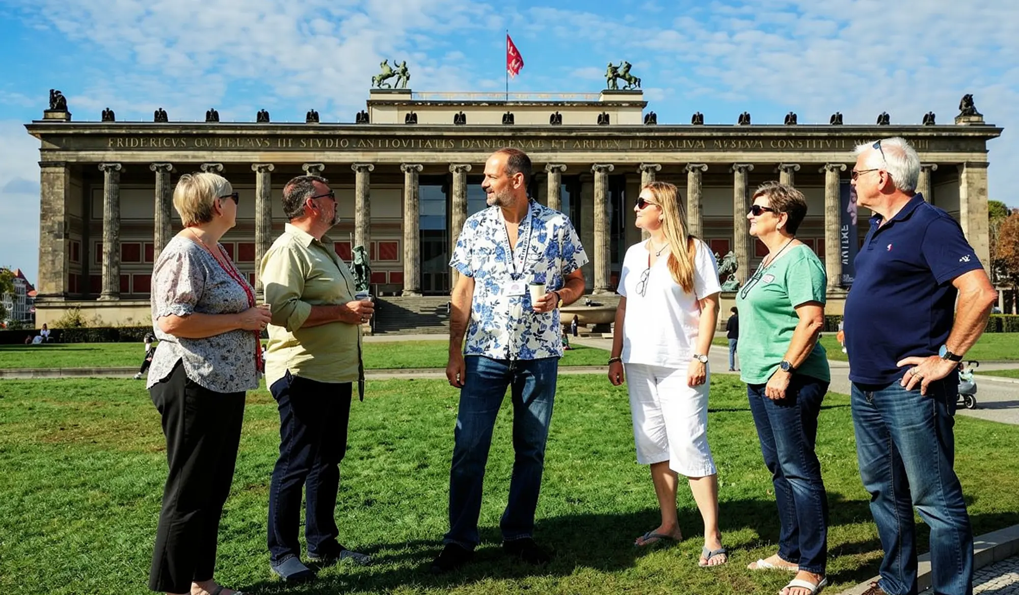 Tourgruppe vor dem ALten Museum