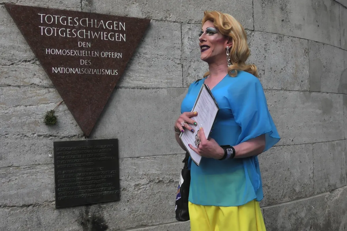 Gaby Tupper auf der Queer Drag Kieztour, Berlin