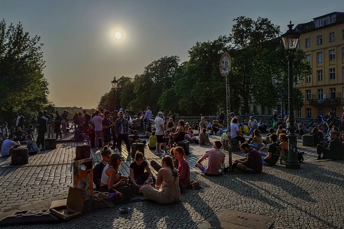Admiralsbruecke ueber den Landwehrkanal bei Sonnenuntergang