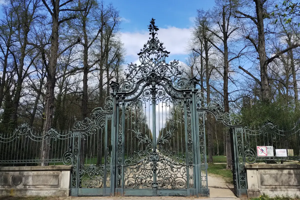 Schmiedeeisernes Tor zum Park Sanssouci