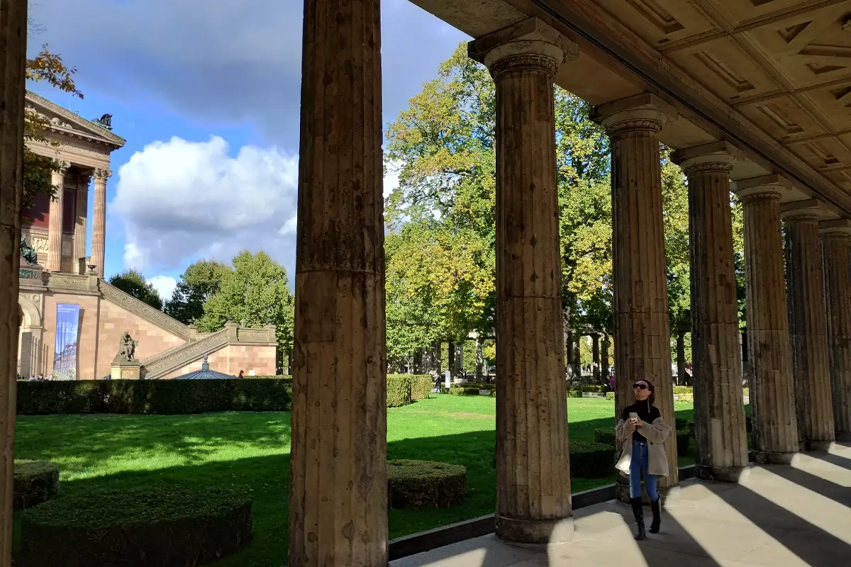 Flaneur walking the Colonnades of the Colonnade Court